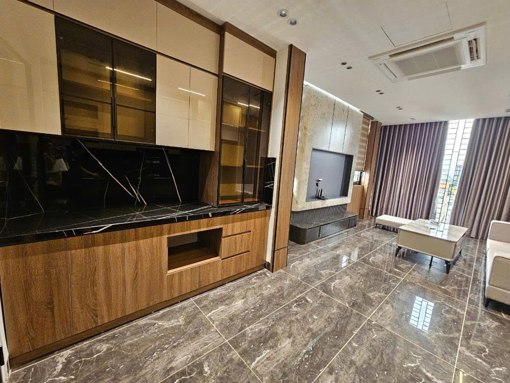 Bán Nhà Ngọc Thụy 43M 7 Tầng Mt4m Lô Góc Phân Lô Ô Tô Hơn 14 Tỷ