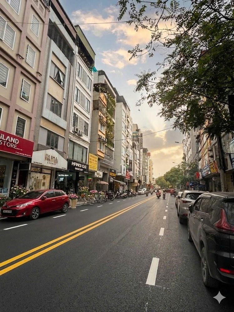 Hàng Hiếm Quận Đống Đa Bán Tòa Nhà Phố Xã Đàn 100M2 - 9 Tầng Dòng Tiền - Pccc & Hoàn Công Đầy Đủ 