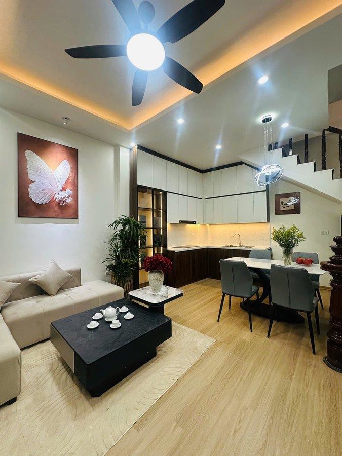 Vip Ba Đình - Hàng Xóm Vin Gallery - Ngõ Ba Gác Tránh - Cách Phố Vài Bước Chân - Full Nội Thất 
