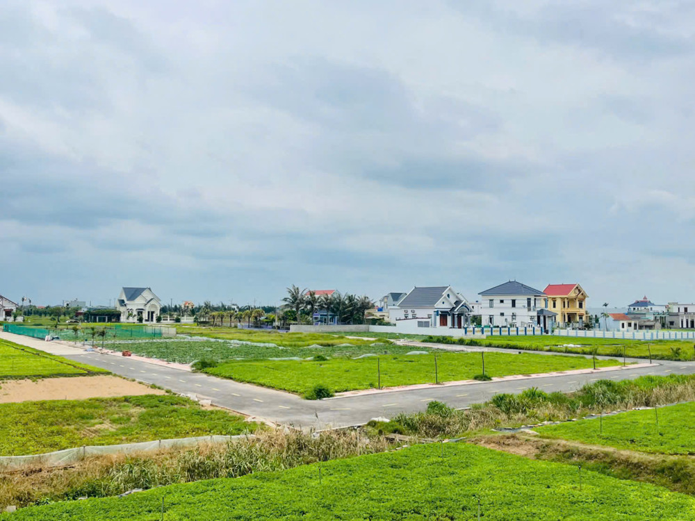Chính Chủ Bán Gấp 100M2, Chỉ 12Tr/m, Đất Biển Hải Xuân, Lõi Khu Kinh Tế Ninh Cơ Nam Định