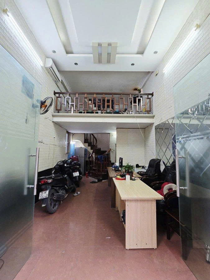 3 Tỷ Ở Thanh Xuân: Gửi Tiết Kiệm Hay Giữ Một Căn Mở Cửa Ra Tiền?