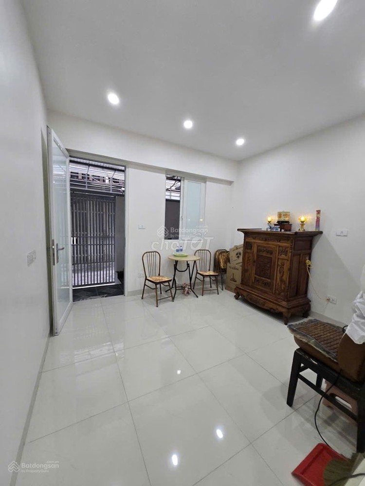 Chính Chủ Cho Thuê Nhà Tầng 1 – Phố Tây Kết, Hai Bà Trưng – Phù Hợp Kinh Doanh, Văn Phòng
