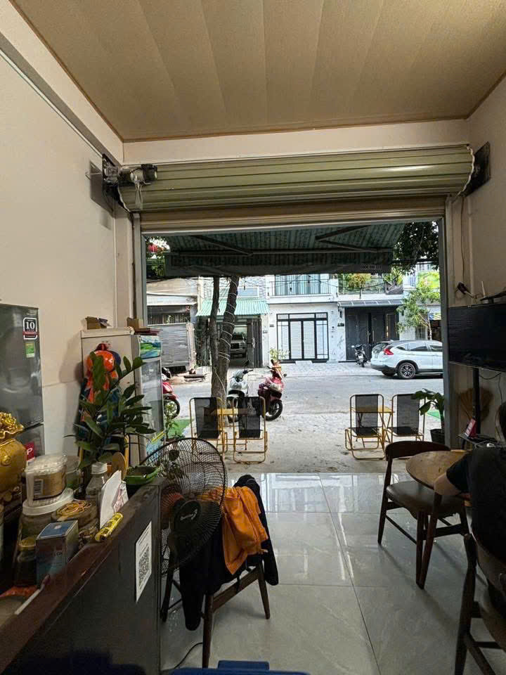Sang Nhượng Quán Cafe Mặt Tiền Hẻm Bác Ái, Tân Phú