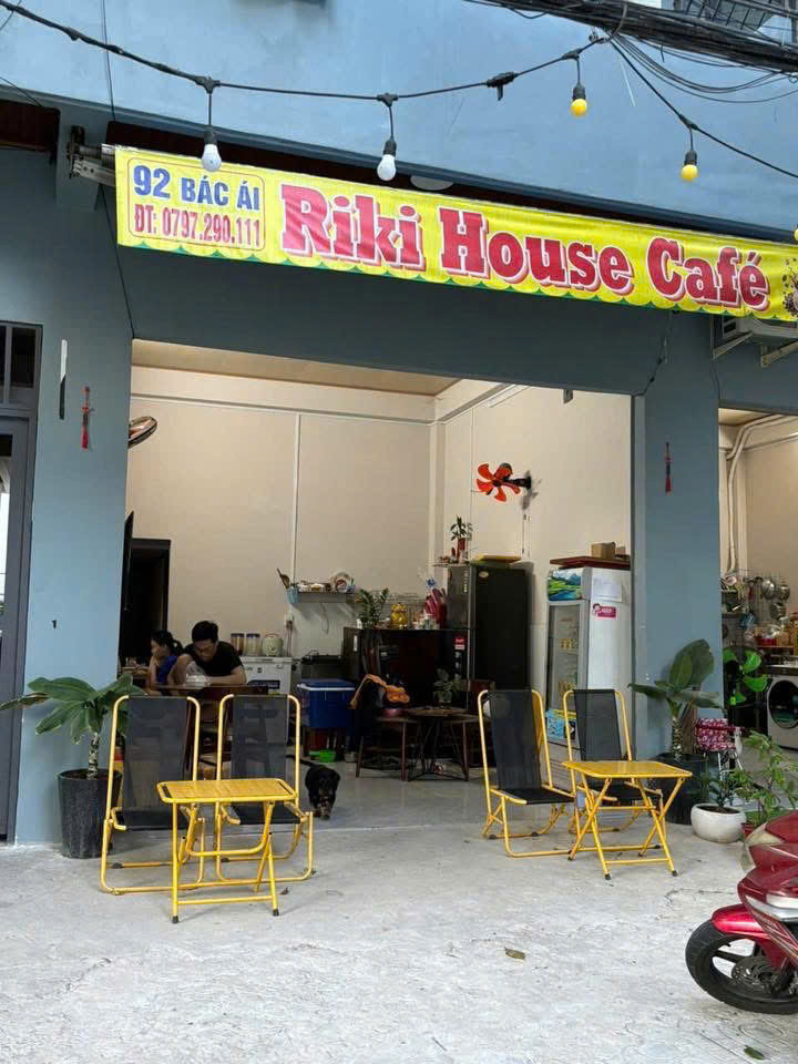 Sang Nhượng Quán Cafe Mặt Tiền Hẻm Bác Ái, Tân Phú
