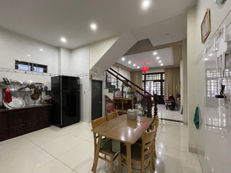 ► Mặt Tiền Lý Tự Trọng, Gần Đống Đa, 98M2, Ngang 5.1M, 3 Tầng Cứng, 15.X Tỷ