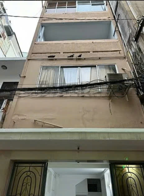 Cho Thuê Nhà Nguyên Căn Hẻm Xe Hơi – Ngay Phố Tây Bùi Viện, Quận 1