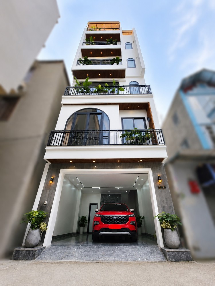 46M² X 6 Tầng Trung Tâm Thạch Bàn – Cổ Linh Gara Ô Tô , Thang Máy Full Nội Thất Giá 12,X Tỷ