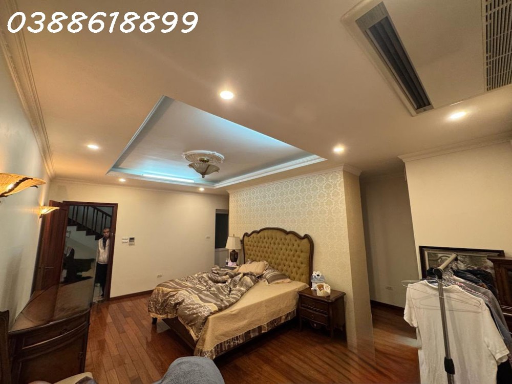 Bán Biệt Thự Lô Góc Kđtm Cầu Giấy - Trần Thái Tông - 240 M2 - Vỉa Hè 3M - 126 Tỷ