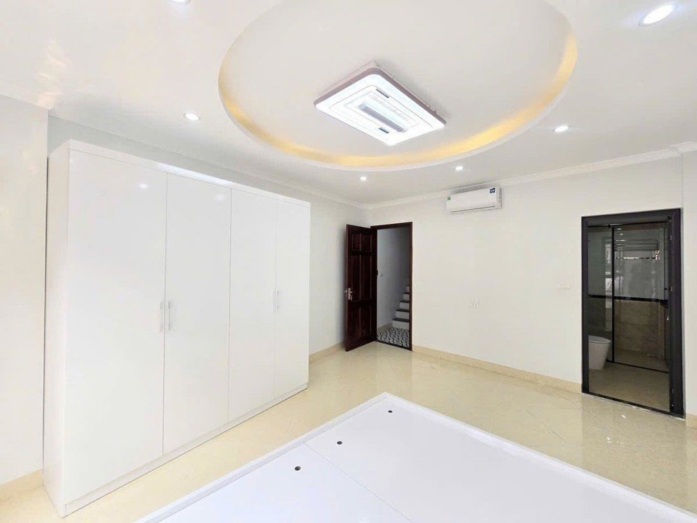 Nhỉnh 9 Tỷ Trung Tâm Đống Đa, Nhà Mới 6 Tầng Thang Máy, Thiết Kế Hiện Đại, Thang Máy Nhập, Chủ