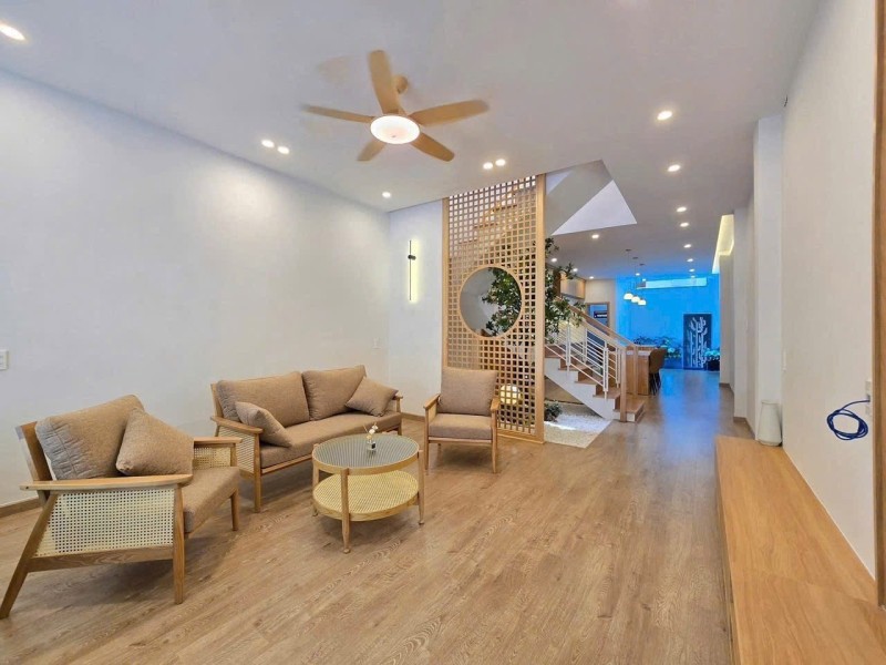 Bán Tòa Căn Hộ Trưng Nữ Vương, Hải Châu, 200M2, 28 Phòng, Doanh Thu 160Tr/tháng