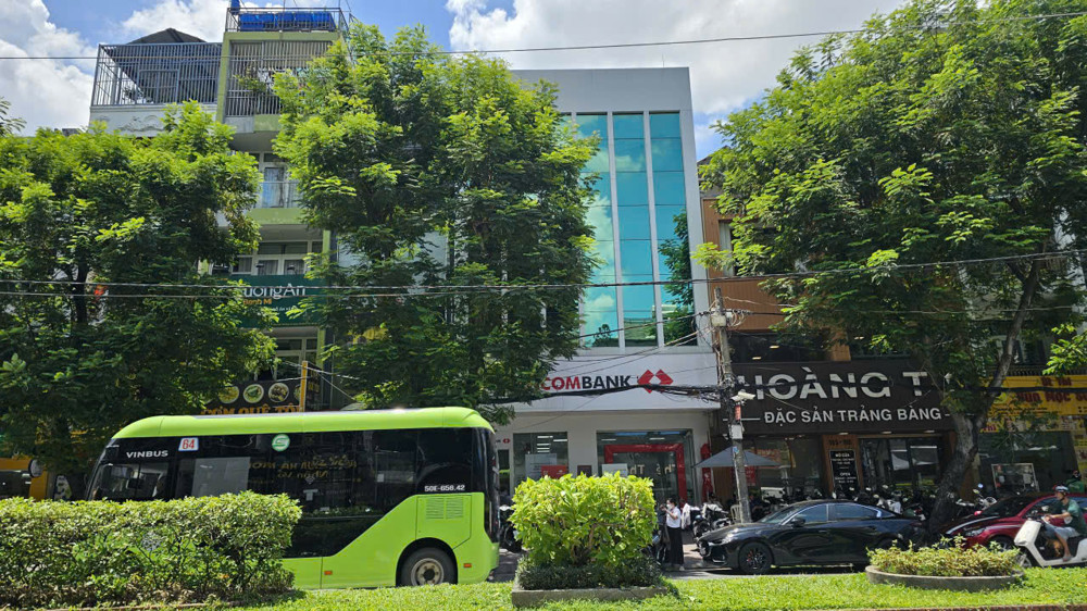 Nhà Rẻ Nhất Khu Bàu Cát, Tân Bình, 133M2, Giá Cực Tốt 15 Tỷ - Cơ Hội Đầu Tư Sinh Lời Ngay! Lh