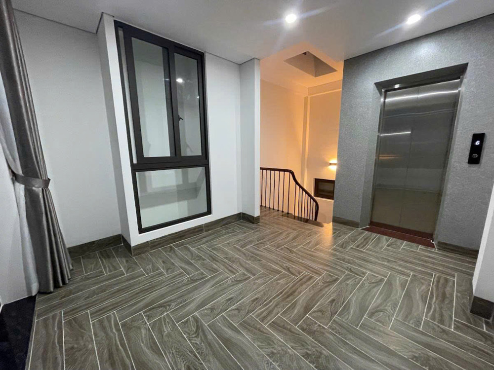 Bán Nhà Thạch Bàn 40M 6 Tầng Thang Máy Gara Ô Tô Nhỉnh 11 Tỷ