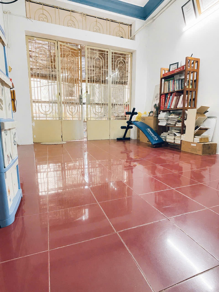 Bán Nhà Mặt Tiền Đúc 5 Tấm Có 9 Đ Cạnh Q1