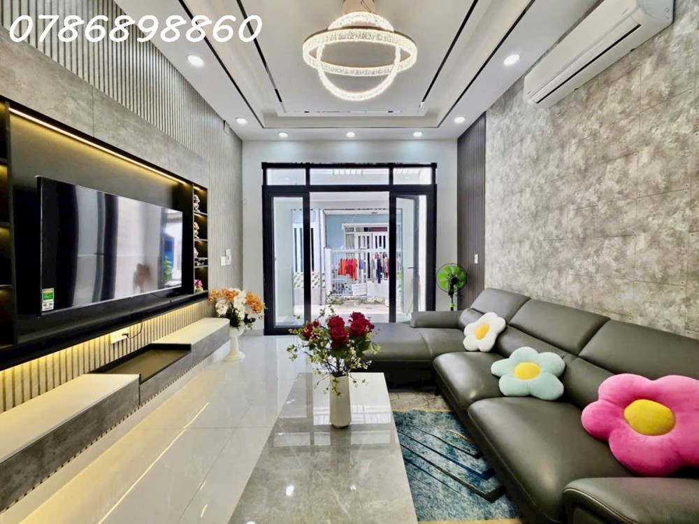 Bán Nhà Quận 7 – Hẻm Xe Hơi 4 Chỗ