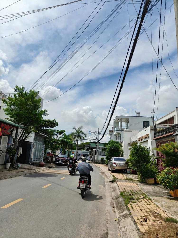 Quá Rẻ – Biệt Thự (10X37) Mặt Tiền Ấp Đình, Tân Xuân, Hóc Môn