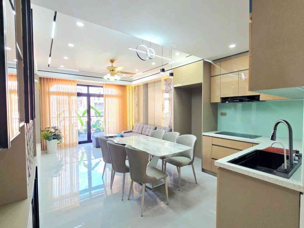 Bán Nhà Thạch Bàn 45M2- 6 Tầng Thang Máy- Gara Ô Tô- Nội Thất- 11.X Tỷ