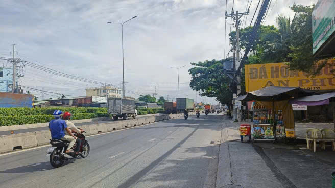 Bán Xưởng (20X60) Mặt Tiền Ql1a, Thạnh Xuân, Q.12 Dòng Tiền Ổn