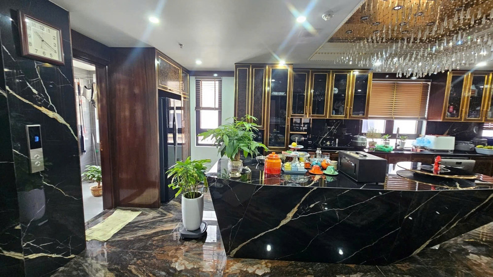 Bán Tòa Nhà Vp Mặt Phố Nguyễn Văn Cừ, Long Biên 160M2 Mt9m 10 Tầng 3 Thoáng 135 Tỷ