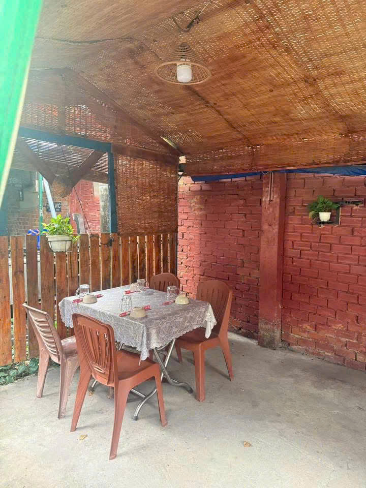 Sang Nhượng Quán Ăn Sân Vườn – Phòng Vip Karaoke, Dt : 1400 M2, View Kênh Dài 100M, Thuê Rẻ 12 Tr /
