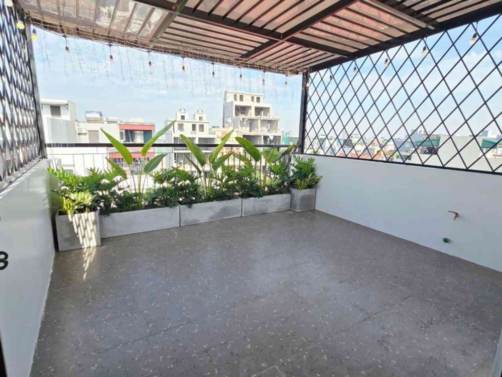 Bán Nhà Nguyễn Văn Linh – Long Biên - Hàng Đẹp Hiếm – Thang Máy – Gara Ô Tô – Ở Ngay Đẳng Cấp