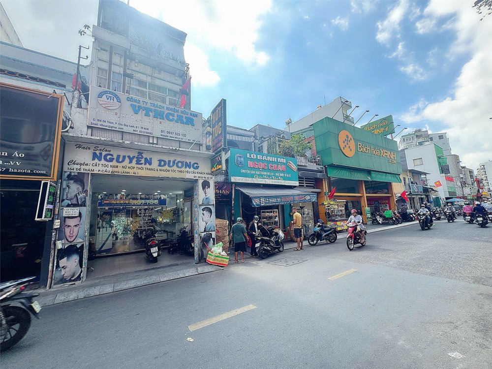 Giá Tốt Cho Đầu Tư - Chính Chủ Bán Nhà 2 Tầng Mặt Tiền Kinh Doanh Siêu Đỉnh Đường Đề Thám, Quận 1 
