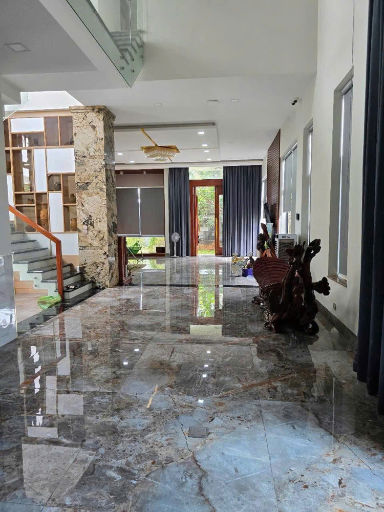 Villa Nghỉ Dưỡng 1000M² – 2Mt Nhánh Lê Thị Riêng, Q12 Chỉ 45 Tỷ