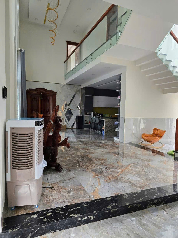 Villa Nghỉ Dưỡng 1000M² – 2Mt Nhánh Lê Thị Riêng, Q12 Chỉ 45 Tỷ