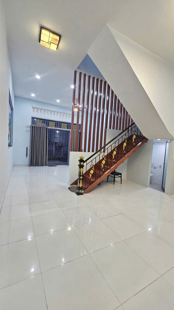Chính Chủ Bán Gấp Nhà 78M2 Liên Khu 4-5 Bình Tân, Giá 4.8 Tỷ, Sổ Hồng Riêng, Hiếm Có Khó Tìm, Gọi