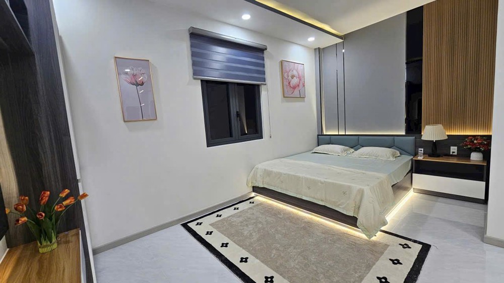 Nhà Hẻm Xe Hơi Hoàng Quốc Việt, 5 Tầng, Cạnh Phú Mỹ Hưng, 16.3 Tỷ