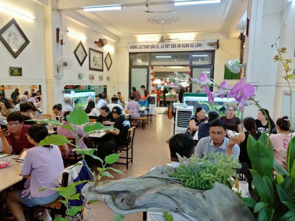 Sang Nhượng Quán Chay Hoạt Động Hơn 10 Năm , Khu Tên Lửa, Bình Tân