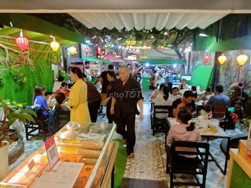 Sang Nhượng Quán Chay Hoạt Động Hơn 10 Năm , Khu Tên Lửa, Bình Tân