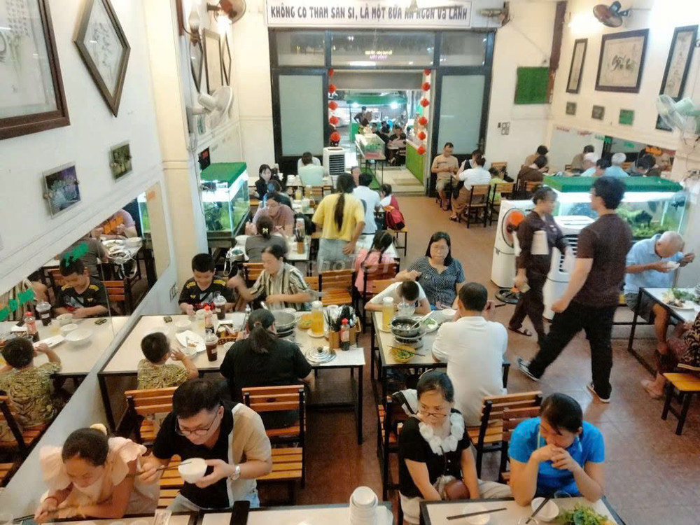 Sang Nhượng Quán Chay Hoạt Động Hơn 10 Năm , Khu Tên Lửa, Bình Tân