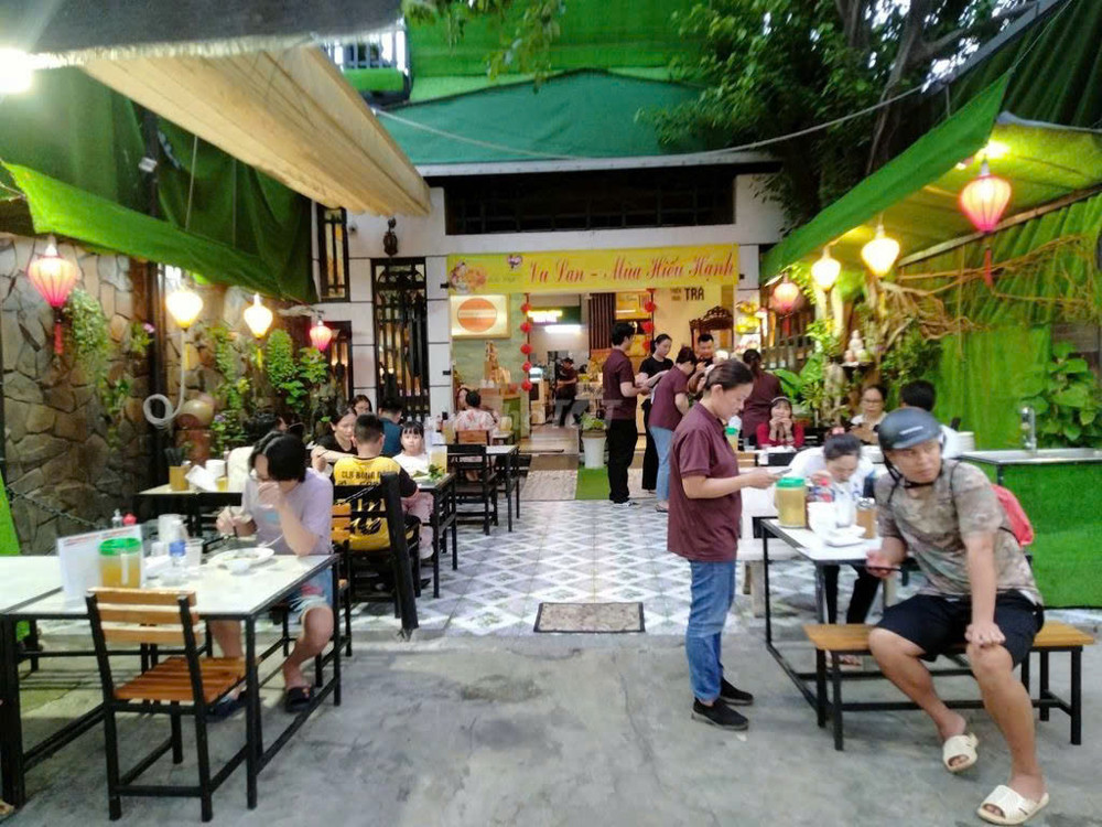 Sang Nhượng Quán Chay Hoạt Động Hơn 10 Năm , Khu Tên Lửa, Bình Tân