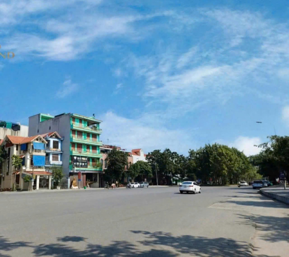 Chính Chủ Bán Nhà Mặt Đường Tràng An – View Phố Cổ Hoa Lư Đẹp Hiếm Có