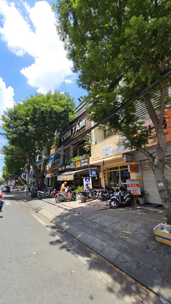 307 Bàu Cát, Tân Bình, 133M2, Giá Cực Tốt 15 Tỷ, Vị Trí Kinh Doanh Đắc Địa, Sổ Hồng Chính Chủ. Lh