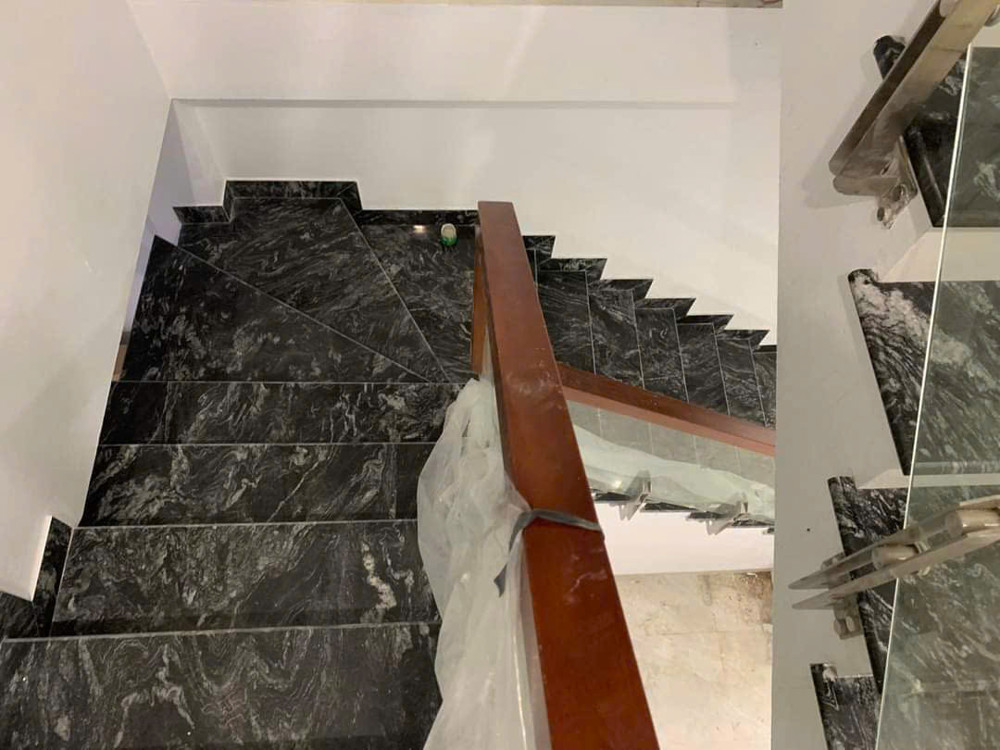 Cho Thuê Nhà Căn Góc, 92M2_ 4T; Nguyễn Đình Thi, Hoàng Hoa Thám -26 Tr