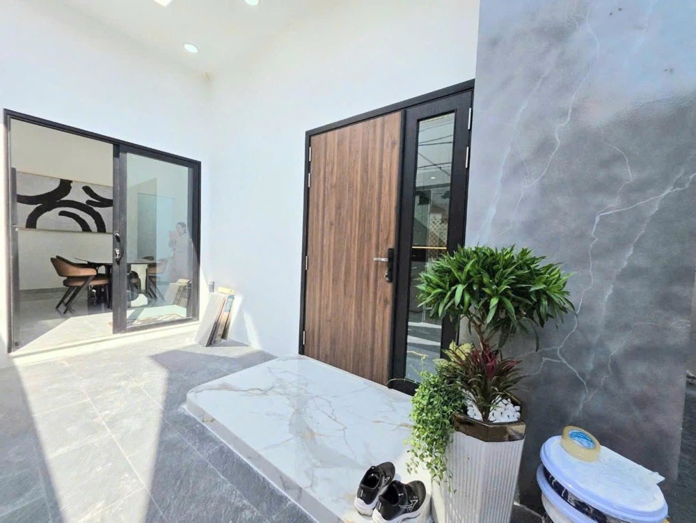 Chú Mỹ Bán Nhà 2 Tầng Ở Phạm Hữu Lầu, Ngang 11M, Giá Bán 6.2 Tỷ