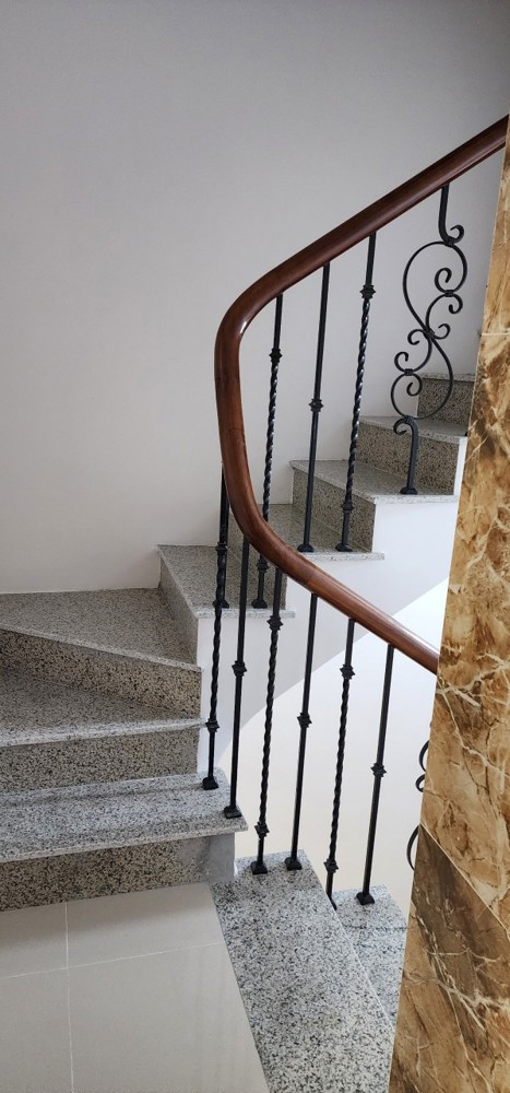 Nhà Mình Cho Thuê Nhà, Lê Văn Lương, Khuất Duy Tiến, 180M2x 2T -48 Tr