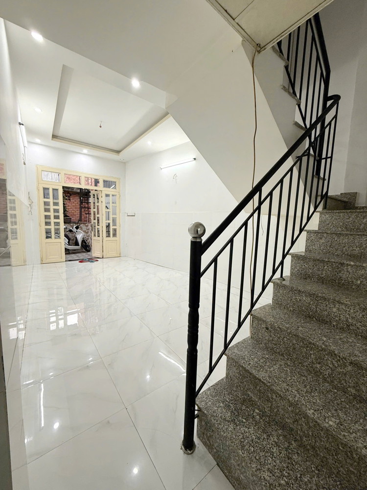 Nhà 52M2 Đất Công Nhận Đủ Hẻm 1619 Phạm Thế Hiển P6q8