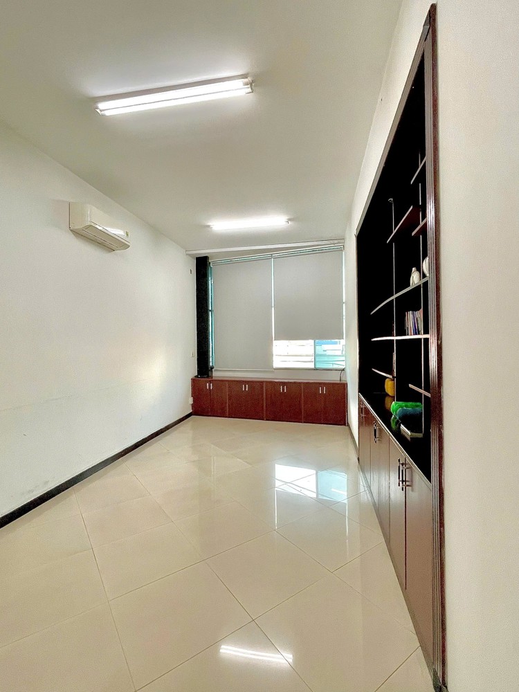Nhà Mặt Tiền Hà Huy Giáp - Ngang 7M Hiếm Đẹp - 5 Tầng Kiên Cố - Phù Hợp Mở Văn Phòng, Showroom, Chdv