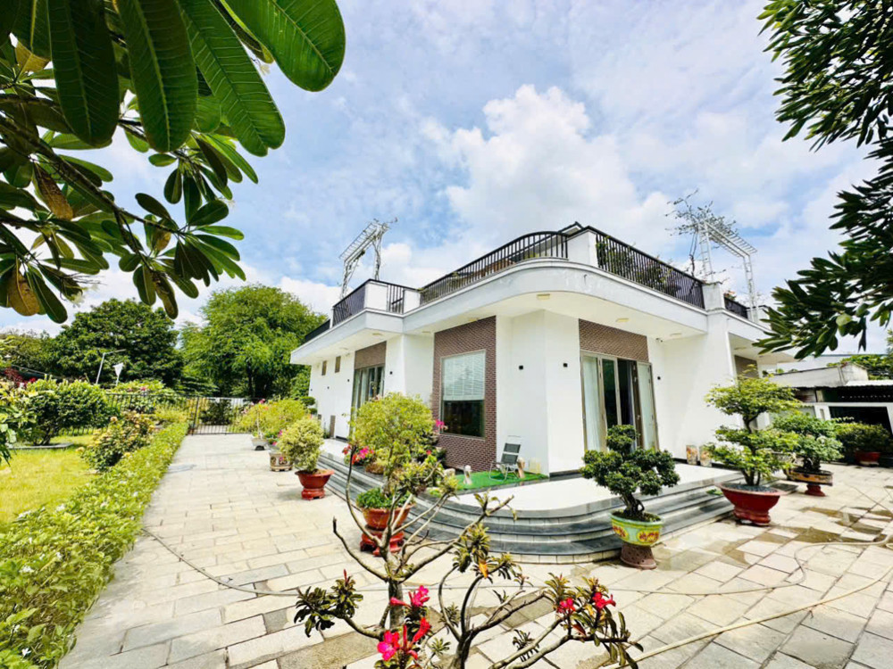 Biệt Thự Góc 2Mt Siêu Đẹp – Kiến Trúc Sư Xây Ở – Nguyễn Thị Thảnh, Hóc Môn