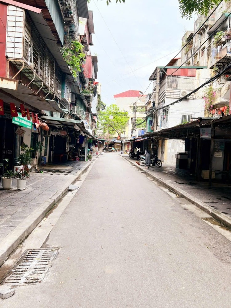 Cần Bán Nhanh Căn Hộ Nhà A9, Khu Tập Thể Do Học Viện Quốc Phòng Xây Dựng Tại Q. Cầu Giấy, Hn