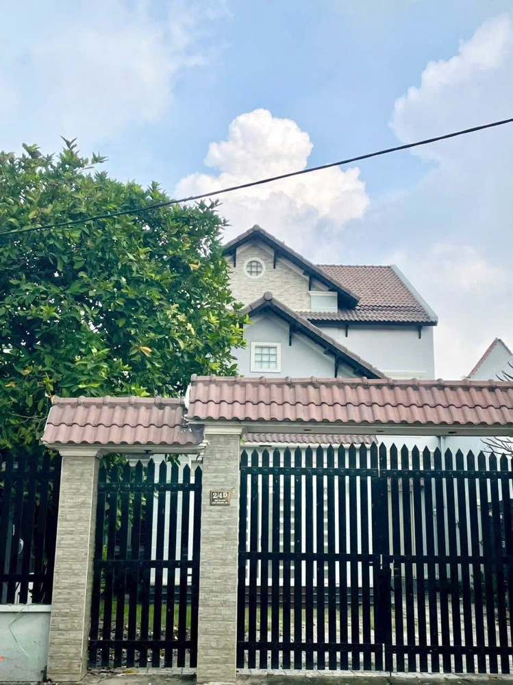 Biệt Thự Siêu Vip (10X25) Mt Trần Văn Mười, Nhựa Thông, Sân Xe Hơi Rộng