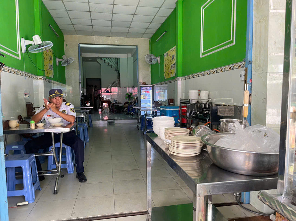 Quận 6 ! Sang Quán Ăn Rẻ 29 Tr ,Quán Mt Đường Lớn Sầm Uất Hậu Giang Quận 6 Dưới Chân Cầu Hậu Giang,