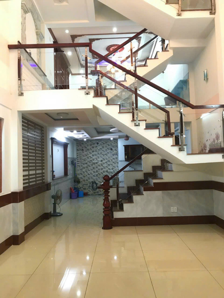 Bán Nhà Đẹp 1 Sẹc Huỳnh Thị Hai – Hẻm 8M, Khu Nhà Lầu Đồng Bộ – Giá Chỉ 5.65 Tỷ!