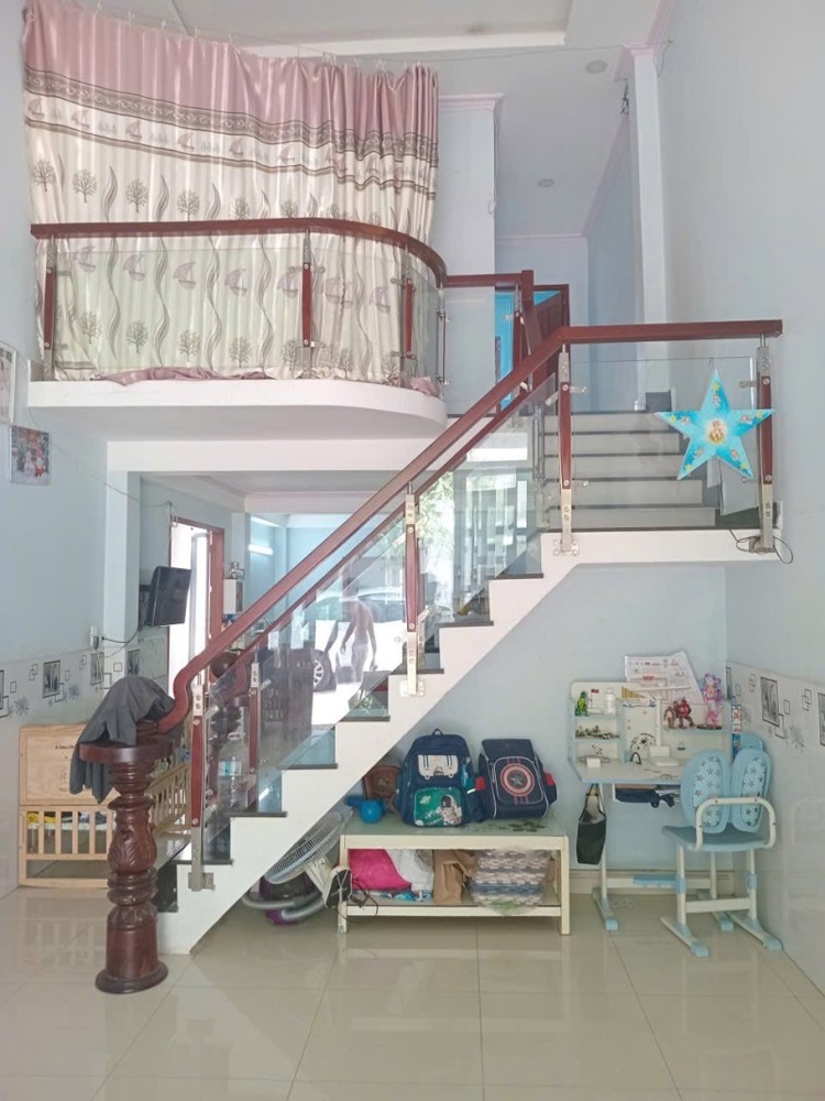 Bán Nhà 2 Tầng 155M² Dĩ An,Shr Đường 2 Ô Tô Thông,Gần Vincom Dĩ An
