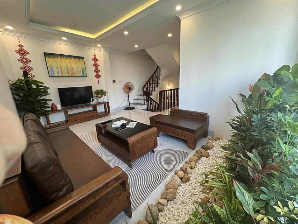 Nhà Đẹp Thạch Bàn – Full Nội Thất – Ô Tô Đỗ Cửa