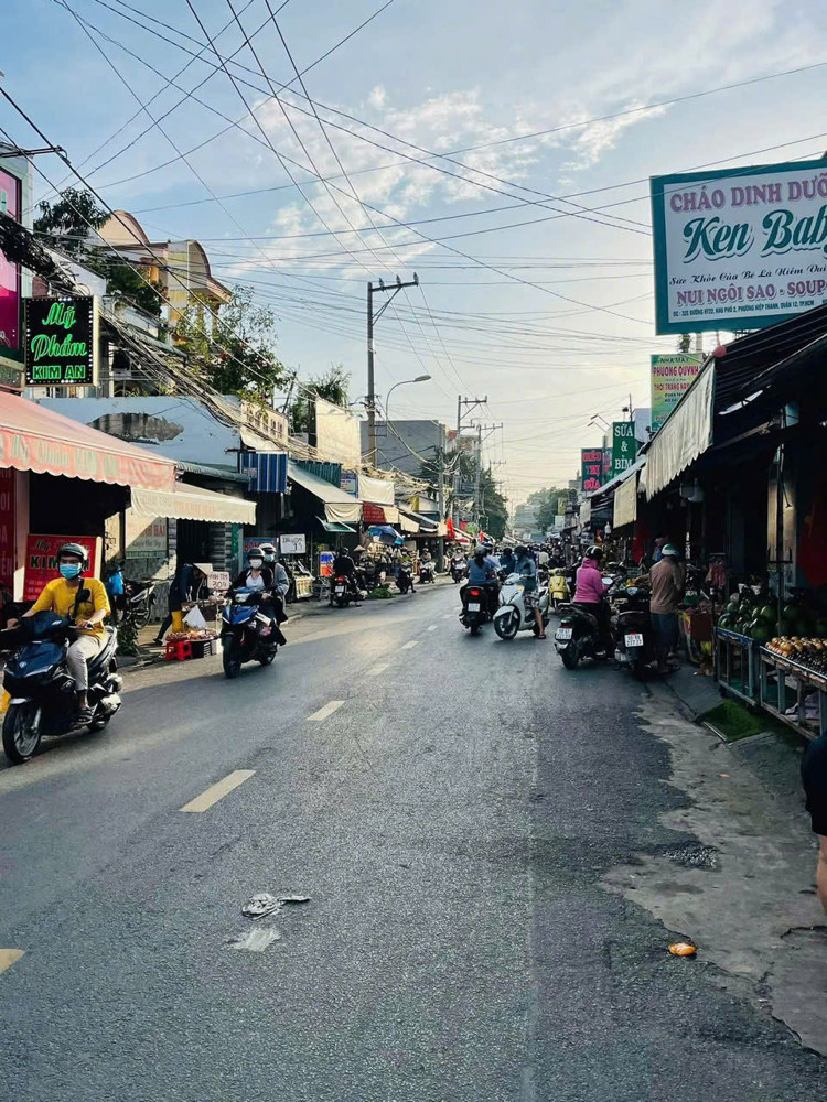 Nhà 2Shr – Mặt Tiền Chợ Nguyễn Thị Tràng, Hiệp Thành, Q.12 – Thuê 40Tr/tháng