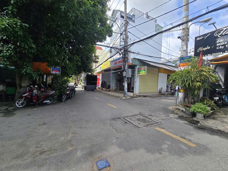 Nhà Đẹp – Giá Tốt – Cần Bán 2 Căn Nhà Góc 2 Mặt Tiền Tại Hà Chương, P. Trung Mỹ Tây, Q.12, Tp. Hcm