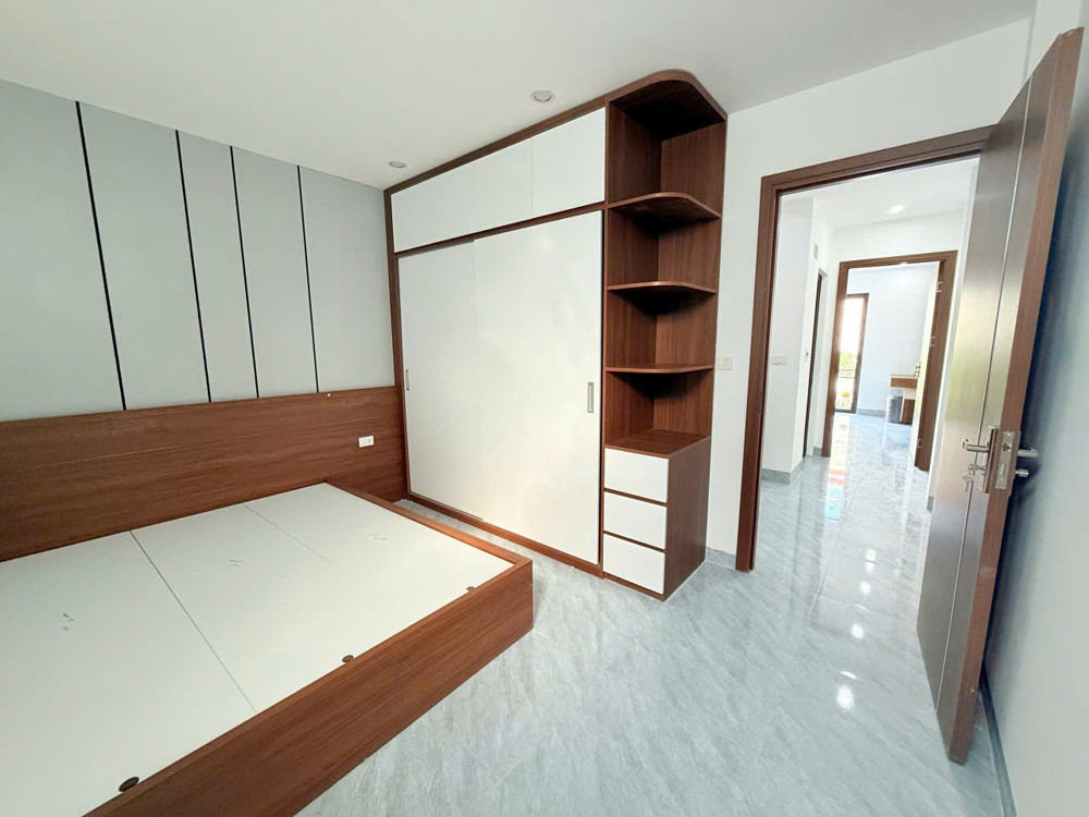 Chủ Cần Bán Căn Nhà 3 Tầng 1 Tum Cách Đường 32 Vài Trăm Mét